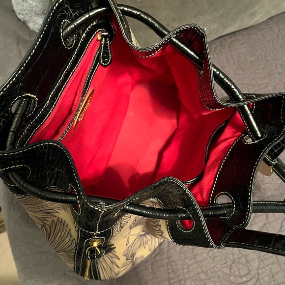 Brahmin Navy & Tan Shoulder Leaf Bucket Bag - Picture 7 of 9